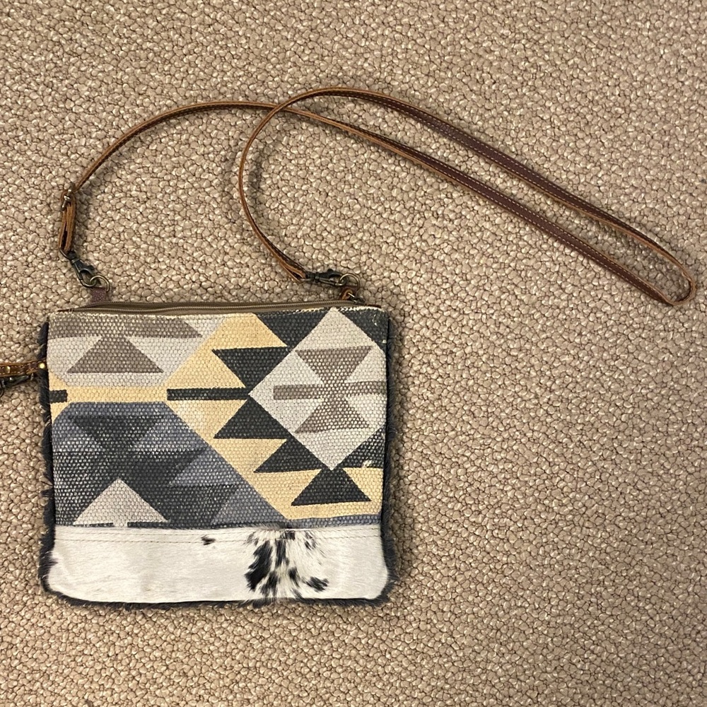 Geometric Patterned Crossbody Bag
